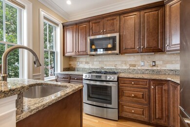 217 M St unit 2, Boston, MA 02127 - photo 2