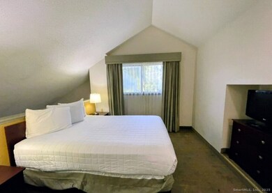 3 Long Wharf Dr unit 124, New Haven, CT 06511 - photo 2