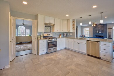 1903 Valero St, Friendswood, TX 77546 - photo 7