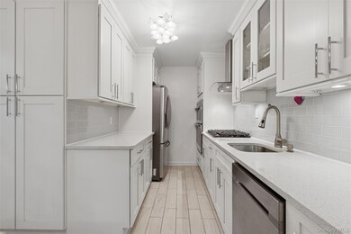 75-02 Austin St unit 2J, Forest Hills, NY 11375 - photo 4
