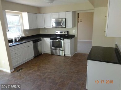 9411 Seven Courts Dr, Nottingham, MD 21236 - photo 4