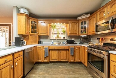 569 Stone Creek Dr, Poplar Bluff, MO 63901 - photo 2