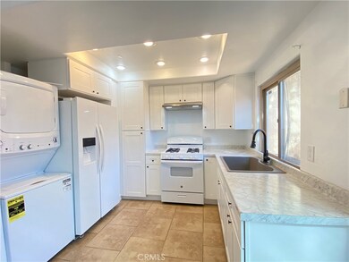 12215 Carnation Ln unit B, Moreno Valley, CA 92557 - photo 7