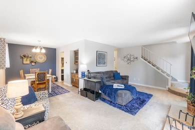2203 Sky Line Dr, Waterloo, IA 50701 - photo 5