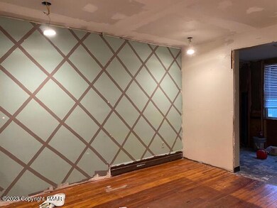 306 E Bertsch St, Lansford, PA 18232 - photo 4