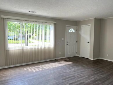 228 St Christopher Ln, Columbus, OH 43213 - photo 4