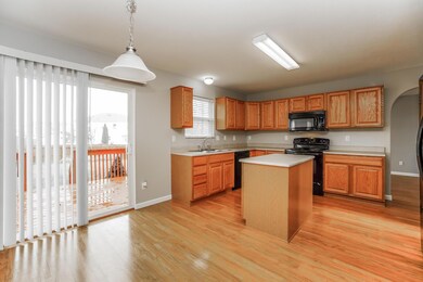 005-photo-dining-room-12096304