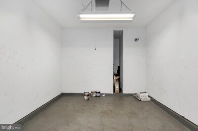 13044 Cabin Creek Rd, Herndon, VA 20171 - photo 7