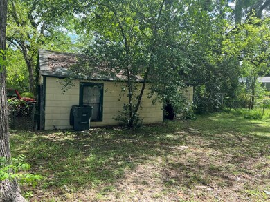 703 Burk St, Nacogdoches, TX 75964 - photo 4