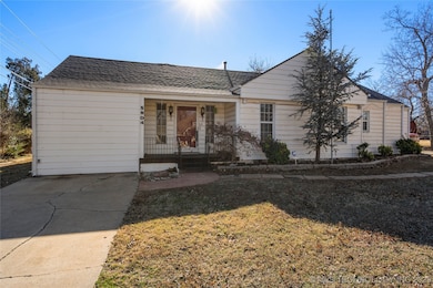 5804 NW 56th St, Warr Acres, OK 73122 - photo 2