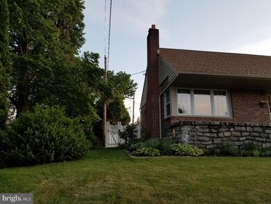 4002 Crestline Dr, Reading, PA 19606 - photo 2