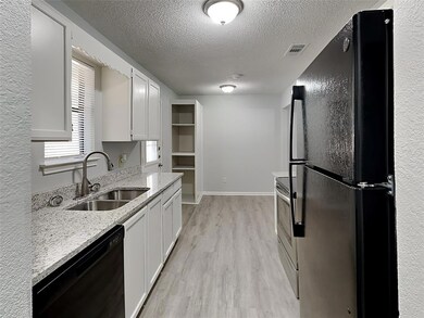 917 Bales St, Cleburne, TX 76033 - photo 5