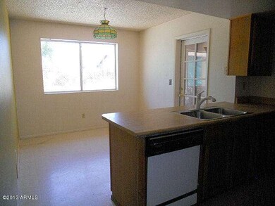 023-266940 - kitchen & dining