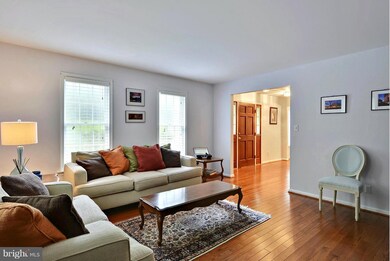 1211 Village Lake Dr, Davidsonville, MD 21035 - photo 5