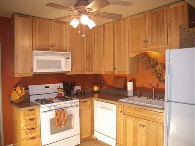 566 E Jeffrey Place, Columbus, OH 43214 - photo 3