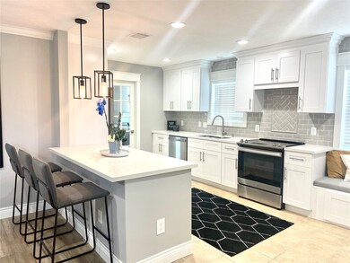 317 Dawn Hill Dr, Friendswood, TX 77546 - photo 2