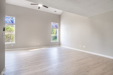 477 Woodstream Dr, Greenfield, IN 46140 - photo 4