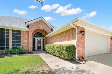 9108 Trail Wood Dr, North Richland Hills, TX 76182 - photo 5