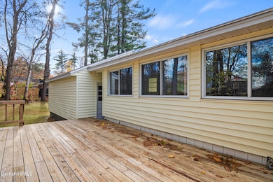 22 Auburn St, Pittsfield, MA 01201 - photo 6