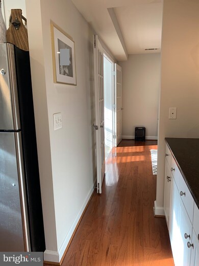 4081 S Four Mile Run Dr unit 103, Arlington, VA 22204 - photo 4