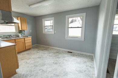 844 W Frank St, Mitchell, IN 47446 - photo 7