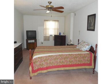 156 Riversedge Dr, Norristown, PA 19403 - photo 7