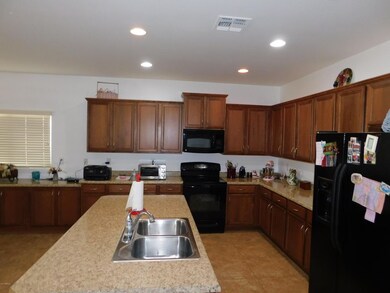 GRAND KITCHEN
