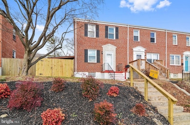 1736 Pin Oak Rd, Parkville, MD 21234 - photo 2