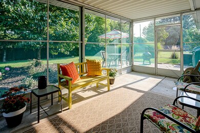 1082 Kendale Rd. N.