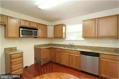 8613 Dunbar Ave, Hyattsville, MD 20785 - photo 5