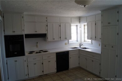 Walk-In pantry not shown in picture