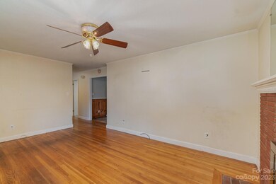 683 N Bost St, Statesville, NC 28677 - photo 4