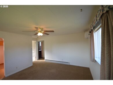 310 W 16th St, the Dalles, OR 97058 - photo 3