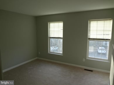 1865 Tiger Lily Cir unit 37, Woodbridge, VA 22192 - photo 4