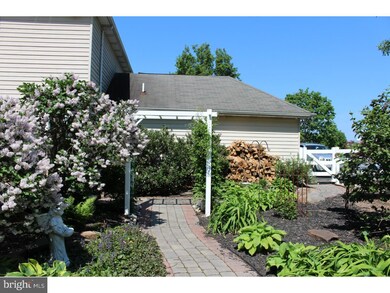 817 Clover Dr, North Wales, PA 19454 - photo 4