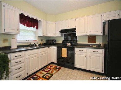 6513 Daverman Ct, Louisville, KY 40228 - photo 5