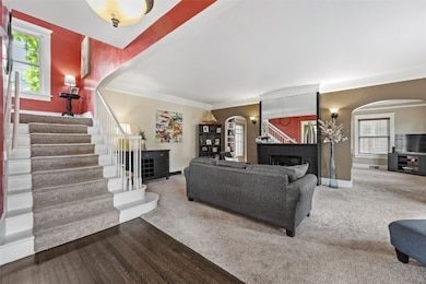 2144 Grande Ave SE, Cedar Rapids, IA 52403 - photo 2