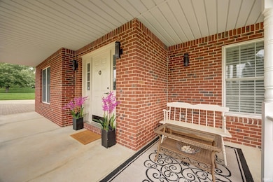 8111 S Whitherbee Dr, Bloomington, IN 47401 - photo 3