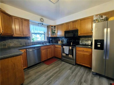 1715 Elmhurst Dr, Whitehall, PA 18052 - photo 4