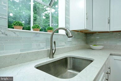 327 Hillsmere Dr, Annapolis, MD 21403 - photo 6