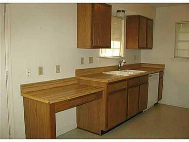 349 Maple Leaf Cir, Slidell, LA 70458 - photo 2