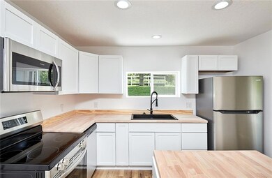 812 1st St N, Newton, IA 50208 - photo 6