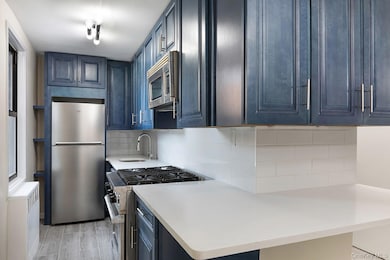 241 E 76th St unit 9I, New York, NY 10021 - photo 4