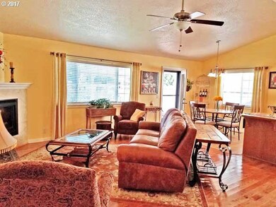Living Room/Dining Room