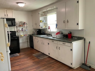 605 W Smith St, Gaffney, SC 29341 - photo 3