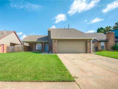 1421 NE 25th St, Moore, OK 73160 - photo 2