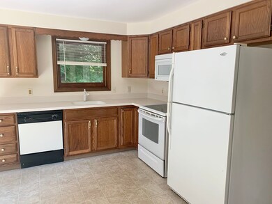 5 Pine Tree Ln, Hubbardston, MA 01452 - photo 5