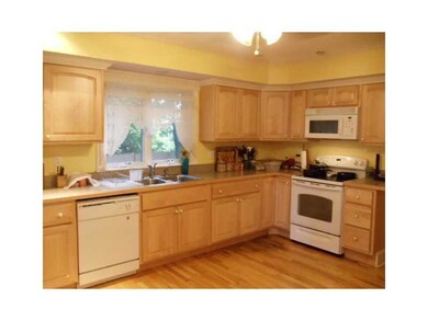 22 Huntress St, Portland, ME 04102 - photo 3