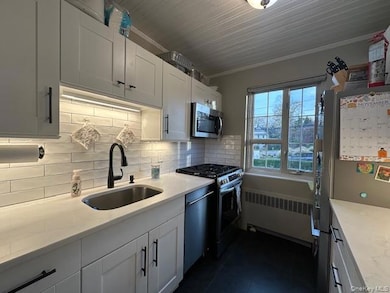 415 W Main St unit 101 B, Huntington, NY 11743 - photo 3