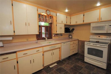 205 14th St SE, Menomonie, WI 54751 - photo 6